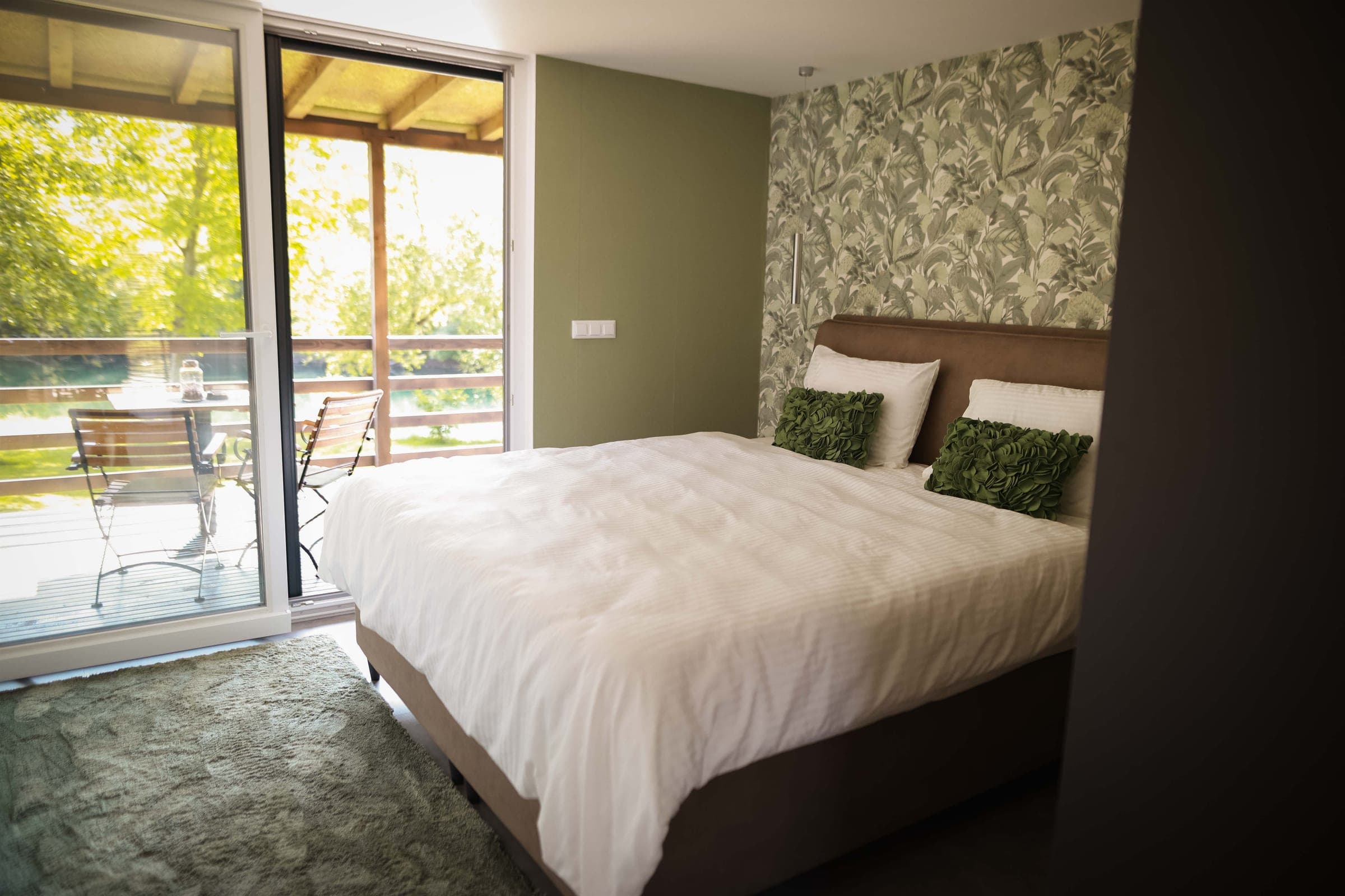 Comfort Room with River View thumbnail 2