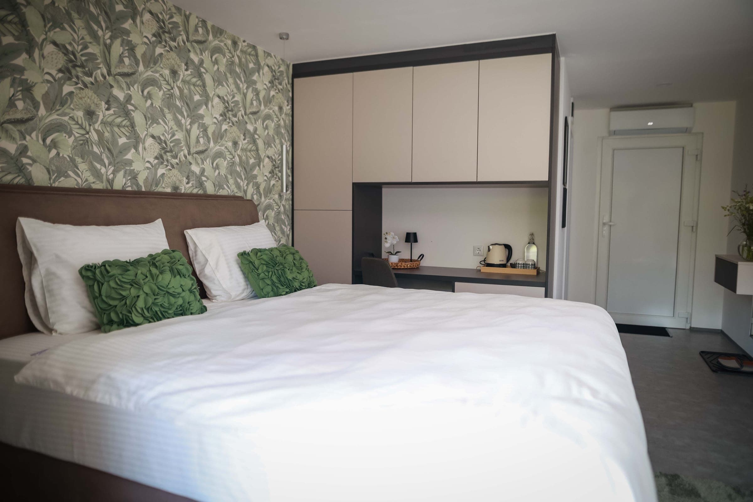 Comfort Room with River View thumbnail 4